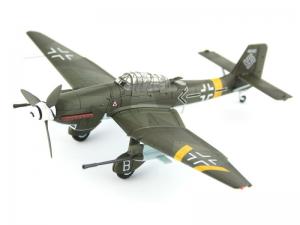 Corgi---Junkers-Ju-87G-1-Stuka-Oberst-Hans-Ulrich-Rudel-1-72