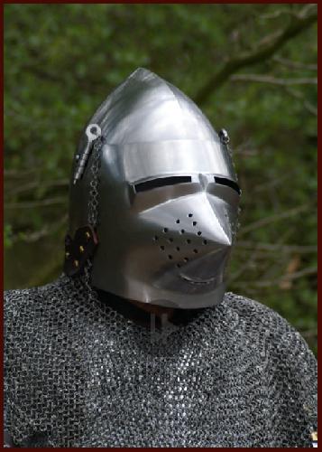 Houndskull-bascinet-AD-1390-battle-ready