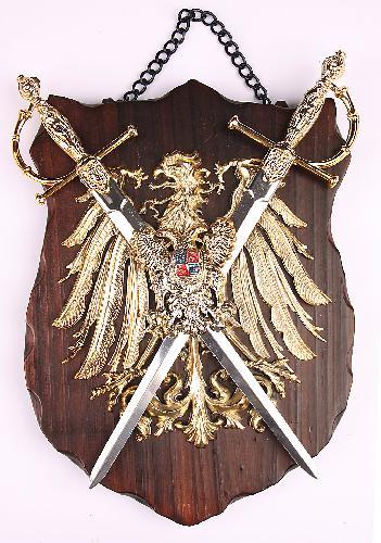 Erb-zdobeny-2-meci-215-cm