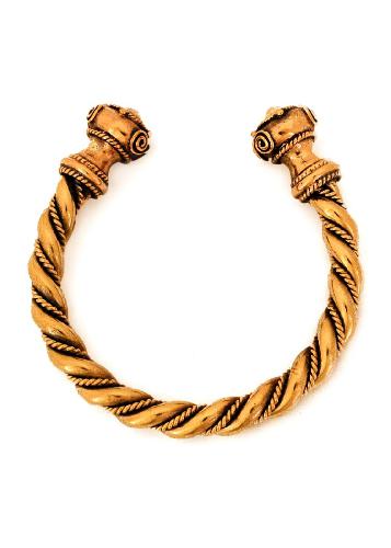 Massive-Celtic-Bracelet-from-Bronze