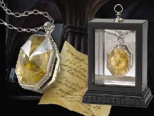 The-locket-from-the-Cave