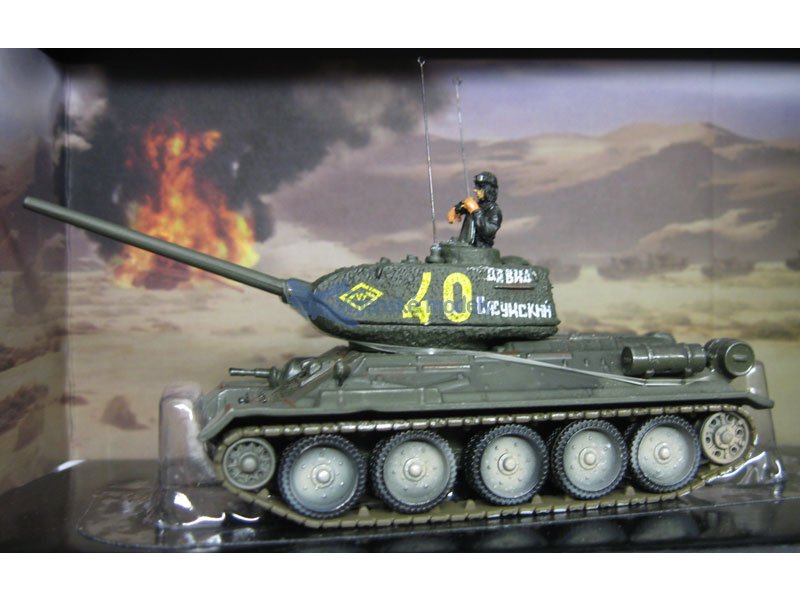 foto Forces of Valor - T-34/85, 1/72