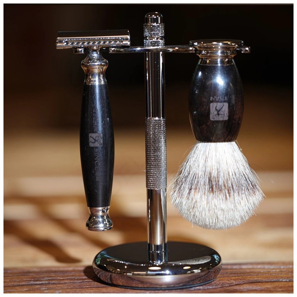 foto Pr�miov� d�rkov� sada TITAN � holic� strojek, �t�tka a stoj�nek s cestovn�m pouzdrem