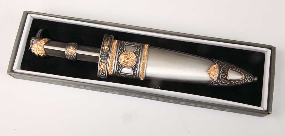 foto ozdobn� d�ka v pochv� - d�rkov� balen�