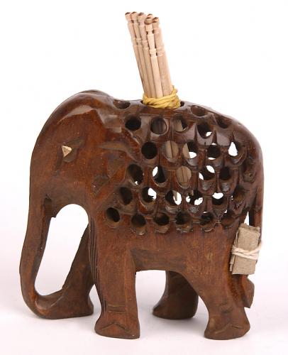 slon---stojanek-na-paratka