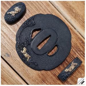 Kawashima-Sada-koshirae-Otoko-se-zlatym-drakem-pro-katanu-�-dekorativni-replika