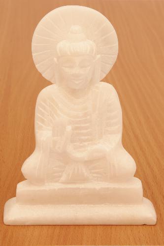 BUDDHA-z-bileho-mramoru---115-cm