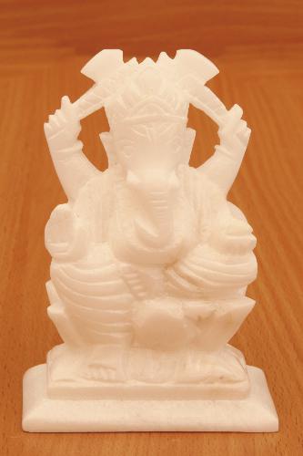 GANESHA-z-bileho-mramoru---115-cm