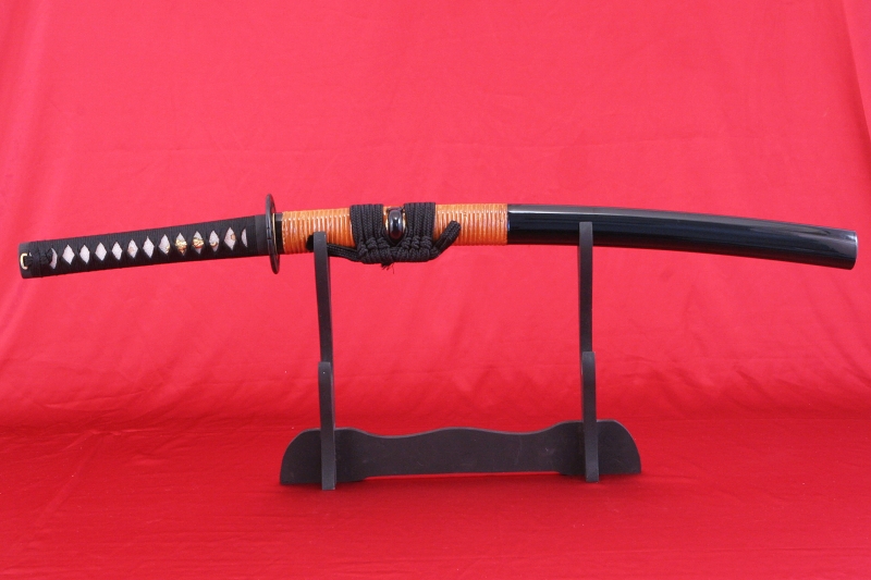 foto Wakizashi IWADE run kovan z oceli 1095 a relnm hamonem od firmy Kawashima